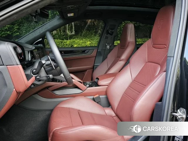 Porsche Cayenne (PO536) 2025 Черный из Кореи, фото 2