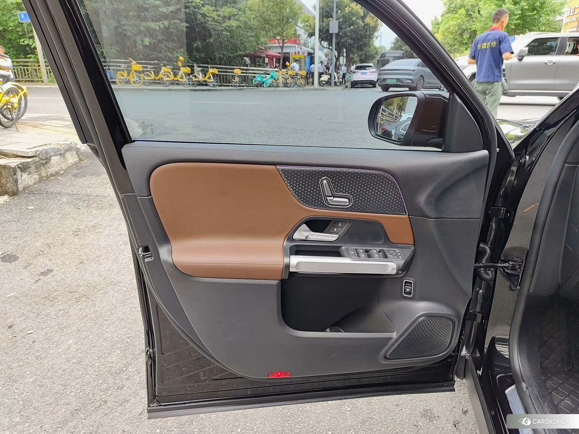 Mercedes-Benz GLB 2023 Черный из Китая, фото 2