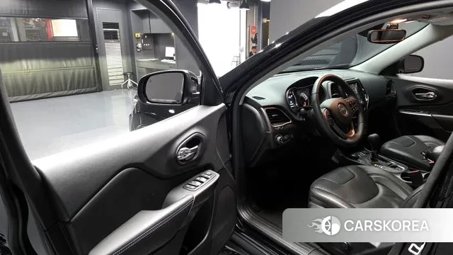 Jeep Cherokee (KL) 2018 Черный из Кореи, фото 2