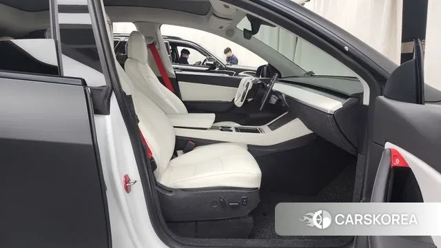 Tesla Model Y 2021 Серый из Кореи, фото 2