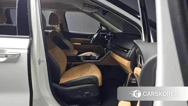 Kia Carnival 4th generation 2023 Белый из Кореи, фото 2