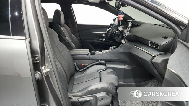 Peugeot 5008 second generation 2018 Серый из Кореи, фото 2