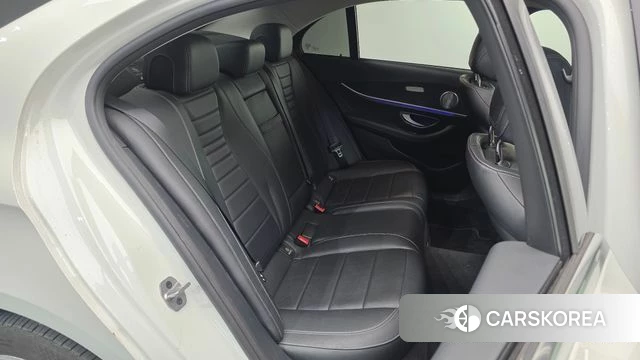 Mercedes-Benz E-Class W213 2018 Белый из Кореи, фото 2