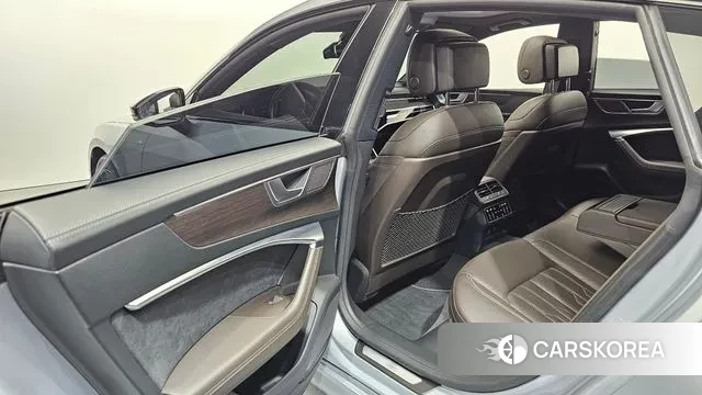 Audi A7 (4K) 2022 Серебристо-серый из Кореи, фото 2