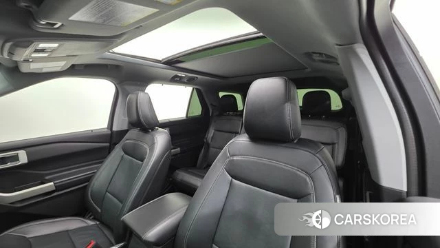 Ford Explorer 6th Generation 2021 Белый из Кореи, фото 2