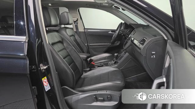 Volkswagen Tiguan second Generation 2018 Черный из Кореи, фото 2