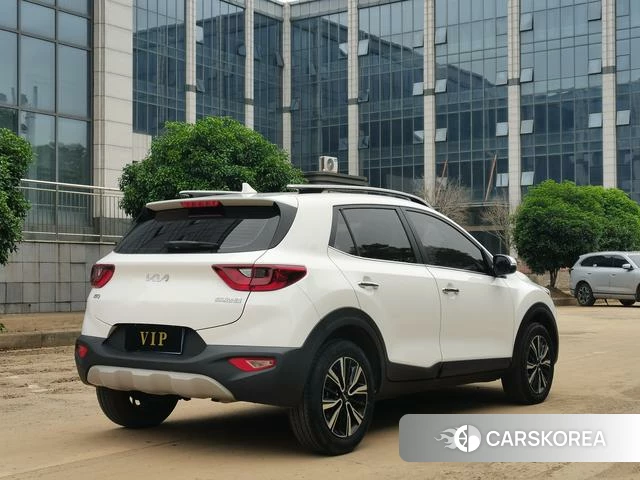 Kia Yi Ran 2021 Белый из Китая, фото 2