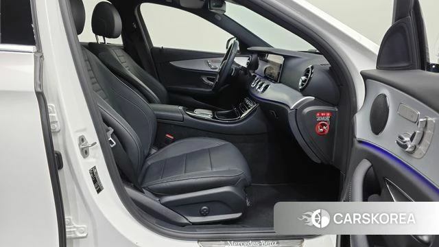 Mercedes-Benz E-Class W213 2021 Белый из Кореи, фото 2