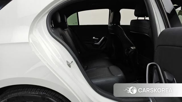 Mercedes-Benz A-Class W177 2021 Белый из Кореи, фото 2