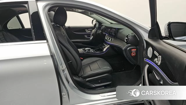 Mercedes-Benz E-Class W213 2018 Серый из Кореи, фото 2