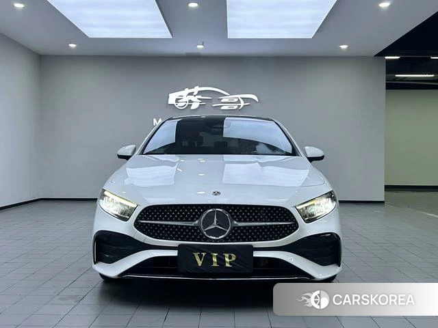 Mercedes-Benz Class A 2023 Белый из Китая, фото 2