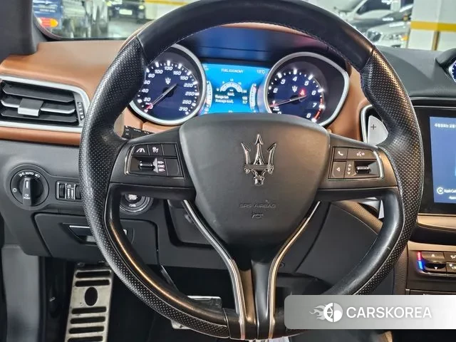 Maserati Ghibli 2018 Черный из Кореи, фото 2