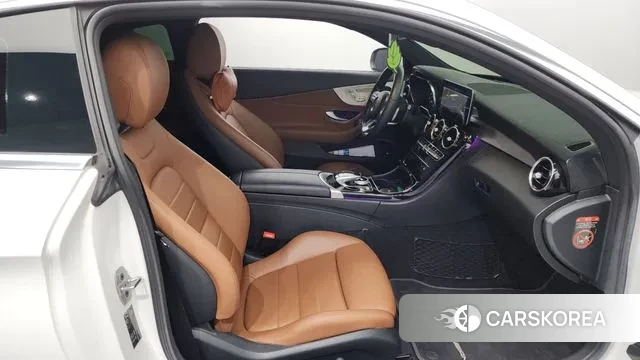 Mercedes-Benz C-Class W205 2020 Белый из Кореи, фото 2