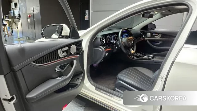 Mercedes-Benz E-Class W213 2018 Белый из Кореи, фото 2