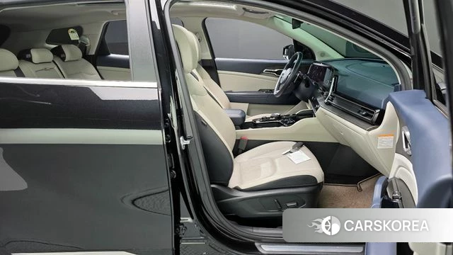 Kia Sportage 5th Generation Hybrid 2024 Черный из Кореи, фото 2