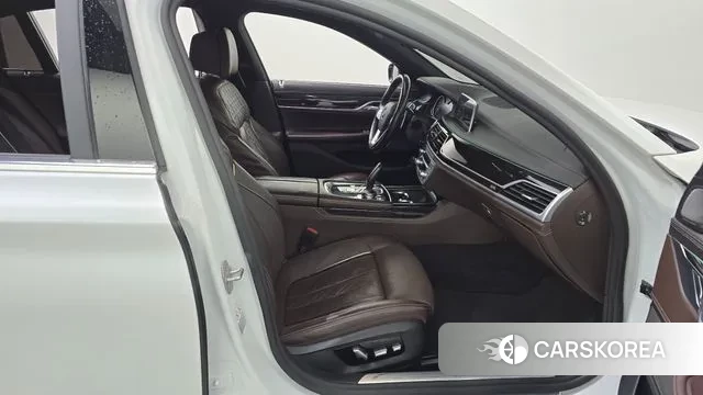 BMW 7 Series (G11) 2018 Белый из Кореи, фото 2