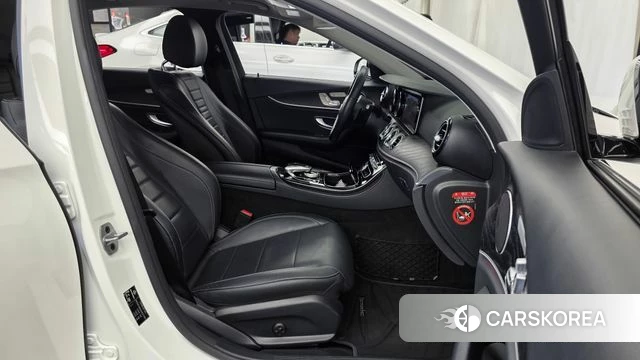 Mercedes-Benz E-Class W213 2019 Белый из Кореи, фото 2