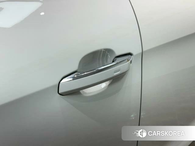 Audi A4L 2023 Белый из Китая, фото 2