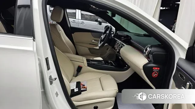 Mercedes-Benz A-Class W177 2024 Белый из Кореи, фото 2