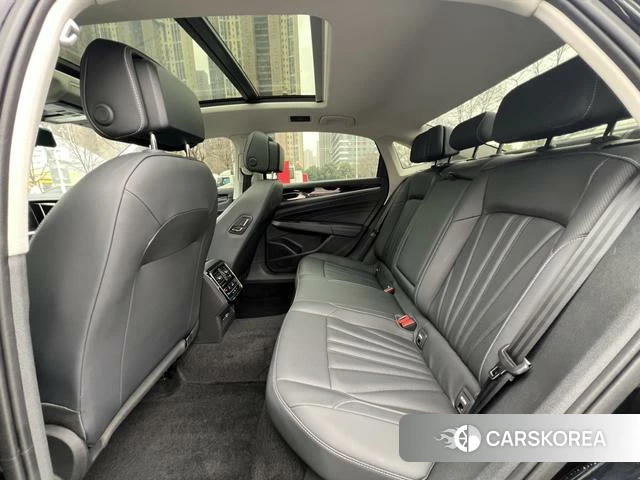 Volkswagen Passat 2025 Черный из Китая, фото 2