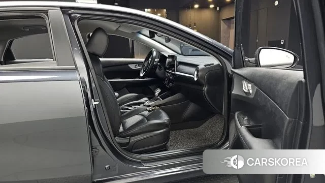 Kia The New K3 2nd generation 2021 Серый из Кореи, фото 2