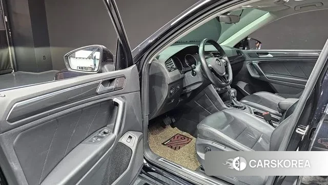 Volkswagen Tiguan second Generation 2020 Черный из Кореи, фото 2