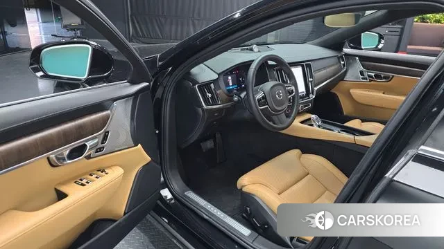 Volvo S90 2022 Черный из Кореи, фото 2