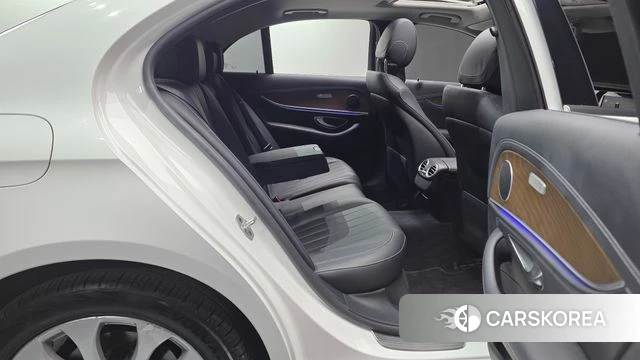 Mercedes-Benz E-Class W213 2020 Белый из Кореи, фото 2