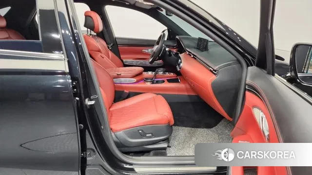 Genesis GV70 2023 Черный из Кореи, фото 2