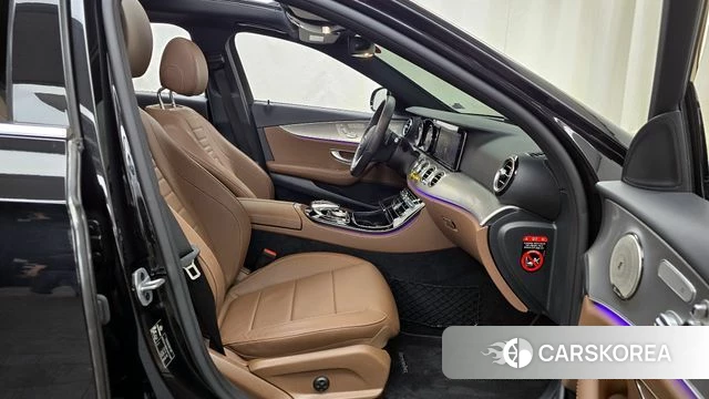 Mercedes-Benz E-Class W213 2019 Черный из Кореи, фото 2