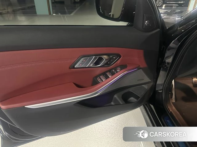 BMW 3 Series (G20) 2022 Черный из Кореи, фото 2