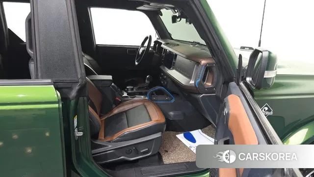 Ford Bronco 6th Generation 2023 Светло-зеленый из Кореи, фото 2