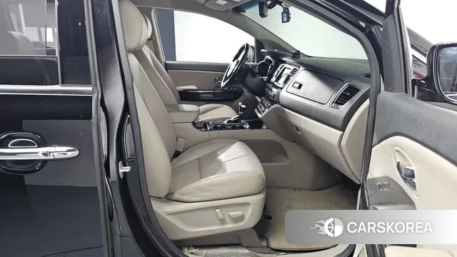 Kia The New Carnival 2018 Черный из Кореи, фото 2