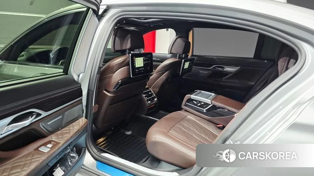BMW 7 Series (G11) 2021 Серебристо-серый из Кореи, фото 2