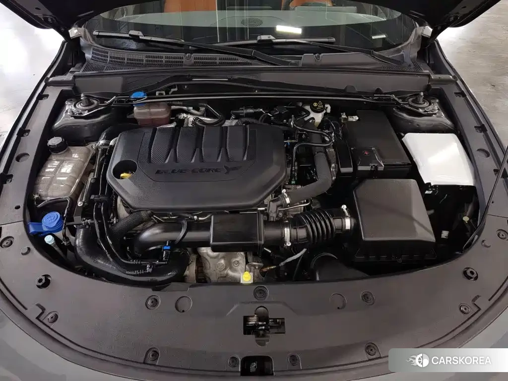 Chang'an UNI-V 2025 Silver/gray из Китая, фото 2