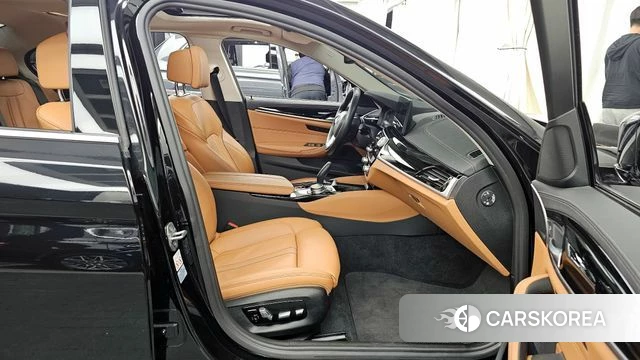 BMW 5 Series (G30) 2021 Черный из Кореи, фото 2