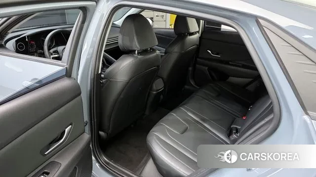 Hyundai Avante (CN7) 2022 Серебристо-серый из Кореи, фото 2