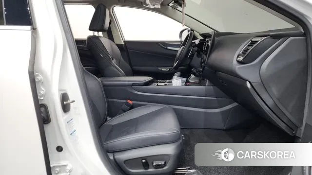 Lexus NX350h Second generation 2022 Белый из Кореи, фото 2