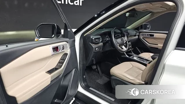 Ford Explorer 6th Generation 2021 Белый из Кореи, фото 2