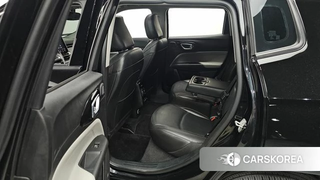 Jeep Compass 2nd Generation 2022 Черный из Кореи, фото 2