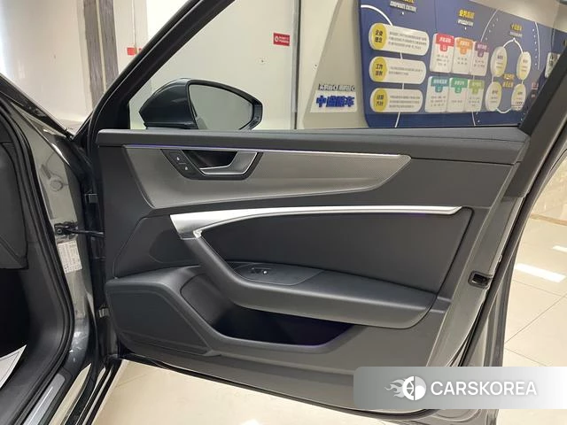 Audi A6L 2021 Темно-серый из Китая, фото 2
