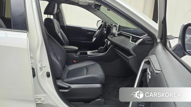 Toyota RAV4 5th Generation 2021 Белый из Кореи, фото 2