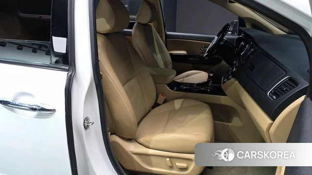 Kia The New Carnival 2018 Белый из Кореи, фото 2