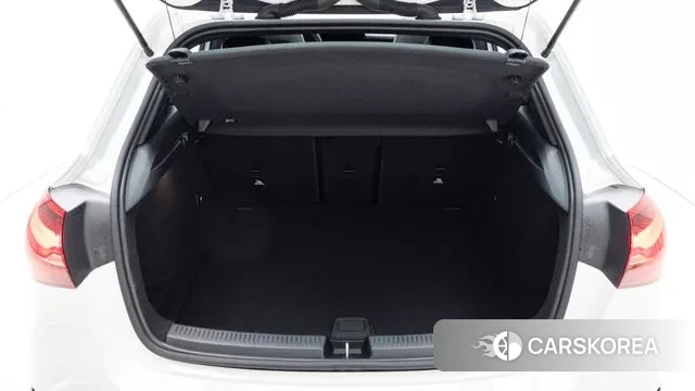 Mercedes-Benz A-Class W177 2025 Белый из Кореи, фото 2