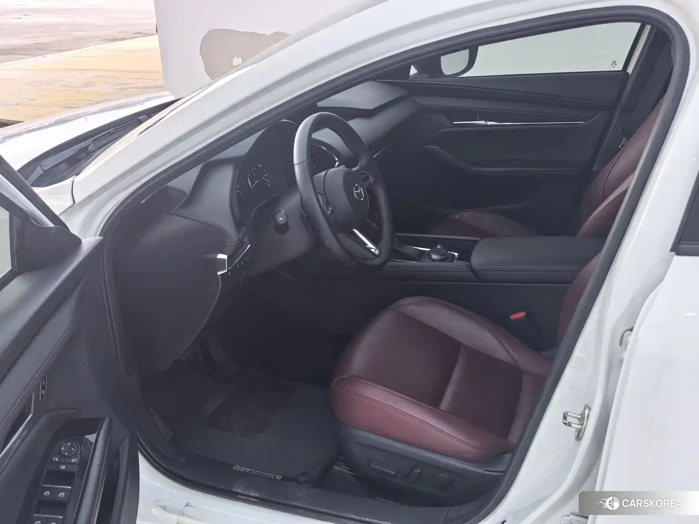 Mazda 3 2024 Белый из Китая, фото 2