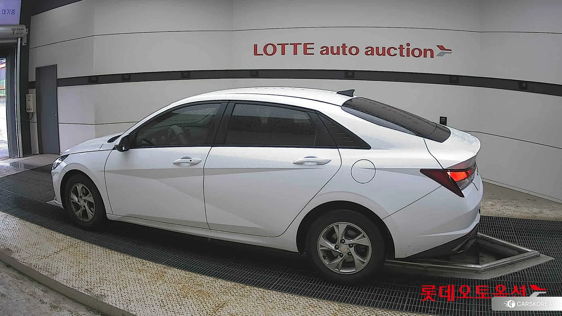 Hyundai Avante 2021 Polar White из Кореи, фото 2