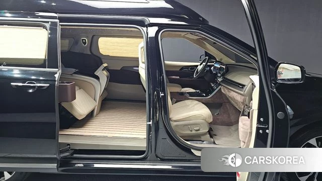 Kia Carnival 4th generation 2022 Черный из Кореи, фото 2