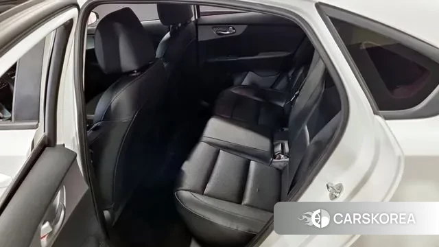 Kia The New K3 2nd generation 2021 Белый из Кореи, фото 2