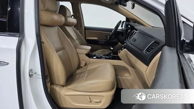 Kia The New Carnival 2019 Белый из Кореи, фото 2