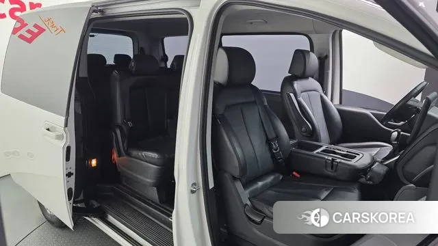 Hyundai Staria 2022 Белый из Кореи, фото 2